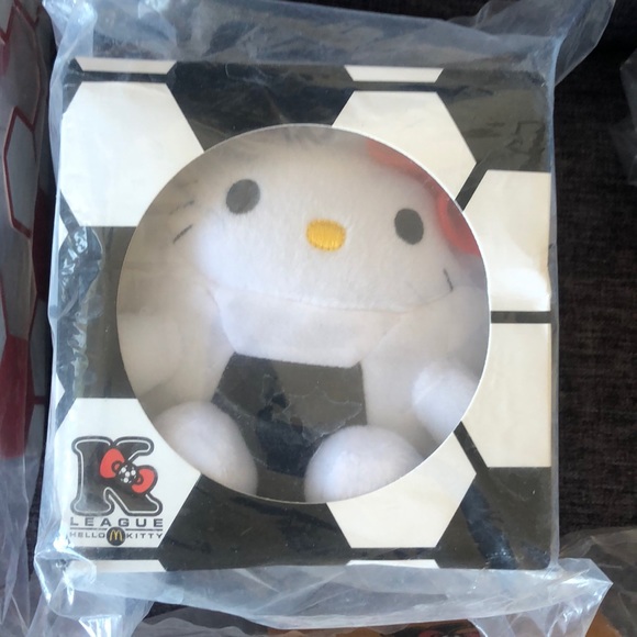2014 Hello Kitty K League FIFA World Cup McDonald' - Picture 6 of 8